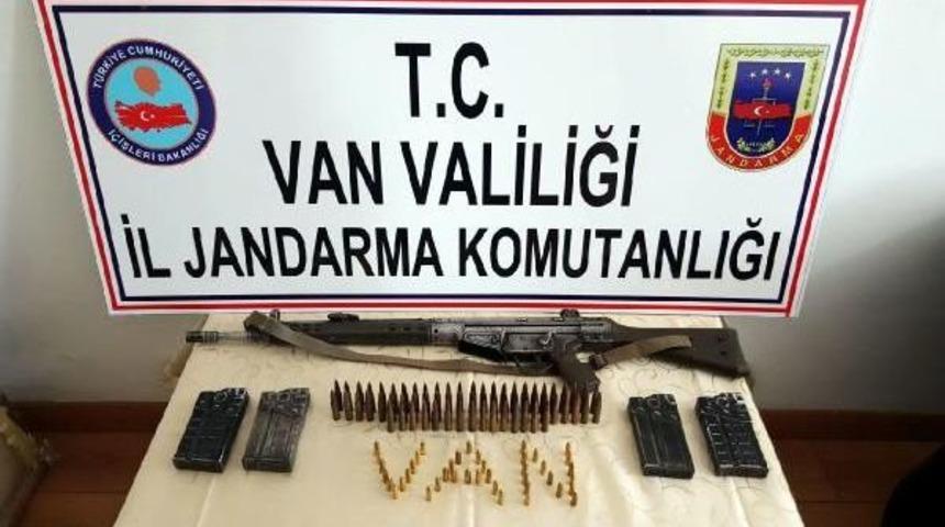 Van'da Bir Evde G-3 Piyade Tüfeği Ele Geçirildi