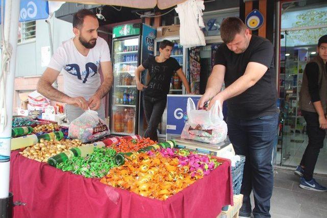 Bayram Tatili Şeker Tezgahlarına Da Vurdu