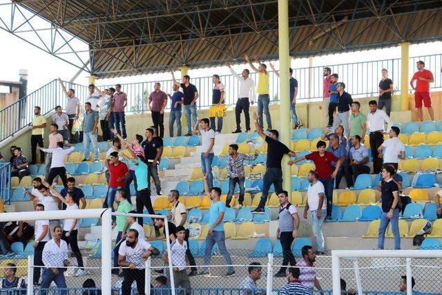 Kupa Maçında Olaylar Çıktı, Emniyet Müdürü Yaralandı