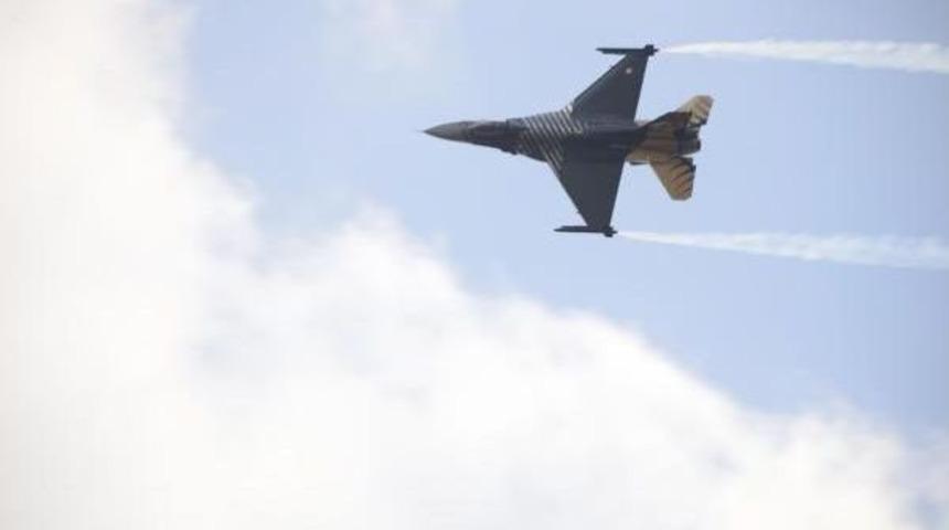 Solo T&uuml;rk'ten Ankara'da Mogan G&ouml;l&uuml; Semalarında G&ouml;steri U&ccedil;uşu