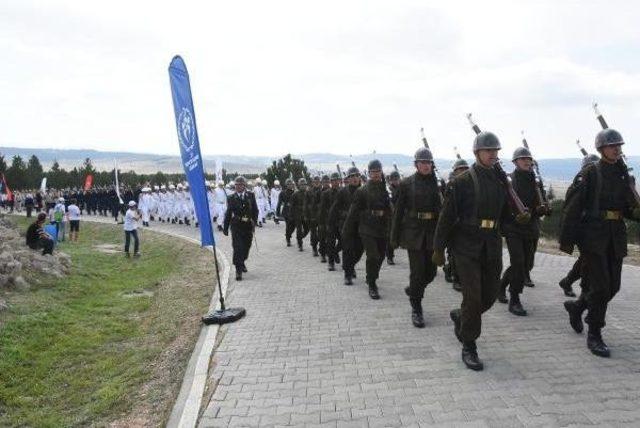 Kütahya'daki 30 Ağustos Törenlerine Bakanlar Da Katıldı