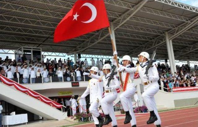 Türk Bahriyesinin Genç Subaylarına Terönle Diplomaları Verildi