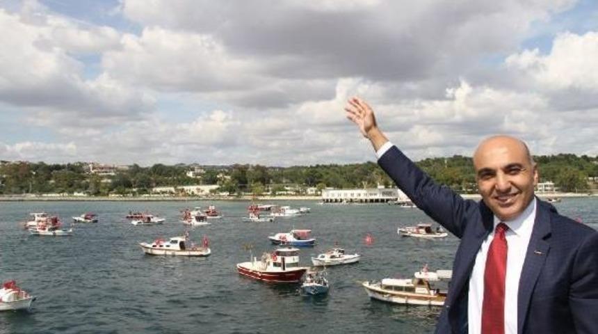 Bakırk&ouml;y'de 150 Tekne Atat&uuml;rk Deniz K&ouml;şk&uuml;'n&uuml; Selamladı