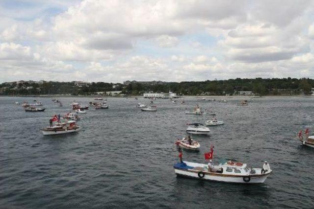 Bakırköy'de 150 Tekne Atatürk Deniz Köşkü'nü Selamladı