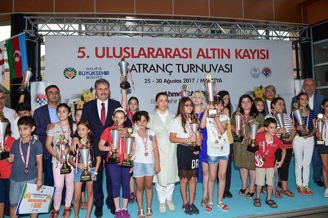 Altın Kayısı Satranç Turnuvası Sona Erdi