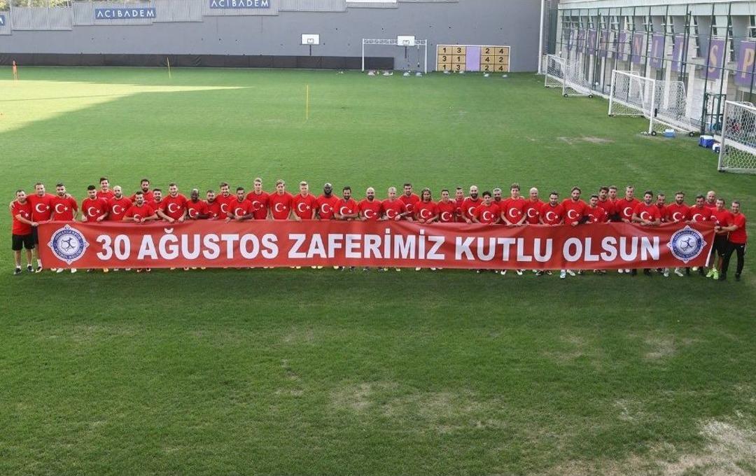Osmanlıspor, &ldquo;30 Ağustos Zafer Bayramı&rdquo;nı Kutladı