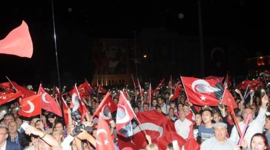 Eskişehir'de, 'zafer Alayı' Y&uuml;r&uuml;y&uuml;ş&uuml;ne 3 Bin Kişi Katıldı