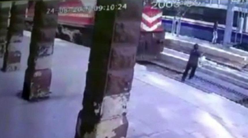 Trenin &Ccedil;arptığı Kadın Ağır Yaralandı