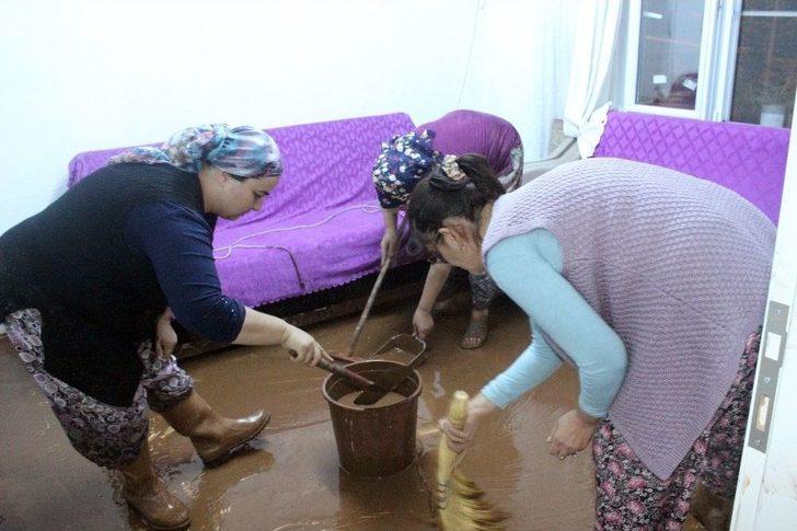 Serinhisar’da Sel Ve Heyelan G3