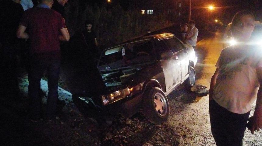 Alkolü Fazla Kaçırınca Yoldan Çıkıp Menfeze Çarptı