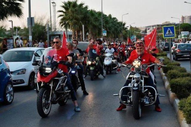 10Riders Motosiklet Spor Klübü Derneği'nden Zafer Bayramı Korteji 