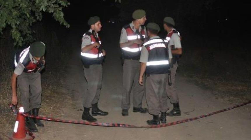 Tarlada Iki Sevgilinin Av T&uuml;feğiyle Vurulmuş Cesedi Bulundu