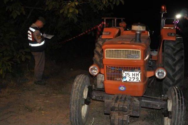 Tarlada Iki Sevgilinin Av Tüfeğiyle Vurulmuş Cesedi Bulundu