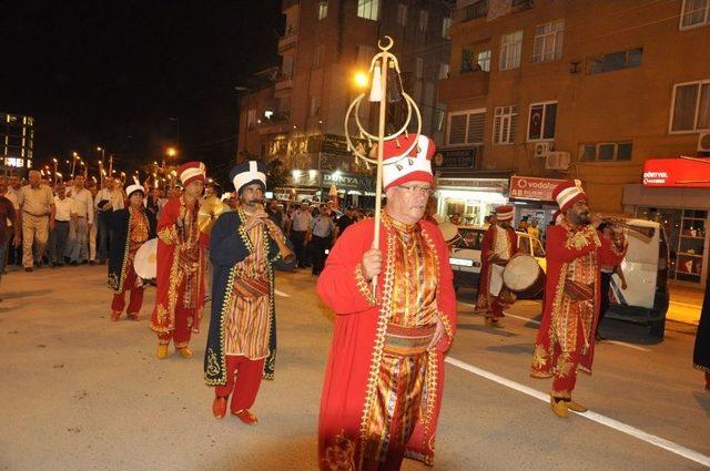 Dörtyol’da Zafer Bayramı İçin Fener Alayı Yürüyüşü