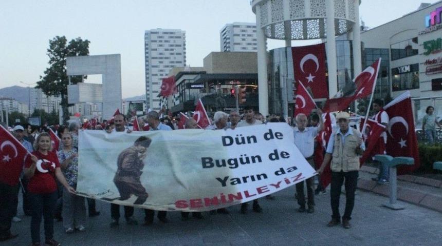 30 Ağustos Y&uuml;r&uuml;y&uuml;ş&uuml;