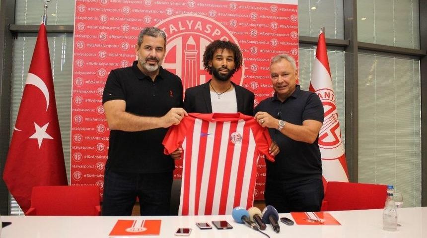 Antalyaspor&rsquo;da Sangare 3 Yıllık S&ouml;zleşme İmzaladı
