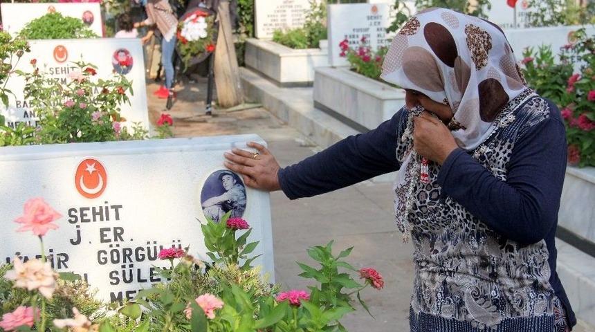Şehit Annesi: "yüreğimizde Bir Eksiklik Var, Bayram Bizim Neyimize"