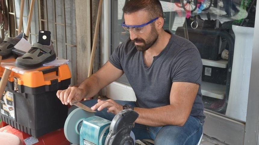 Bı&ccedil;ak Bileyicilerinin Bayram Mesaisi