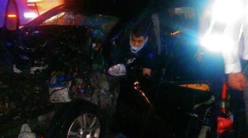 Osmancık'ta Otomobil Otob&uuml;se &Ccedil;arptı: 1'i &Ccedil;ocuk 5 Yaralı