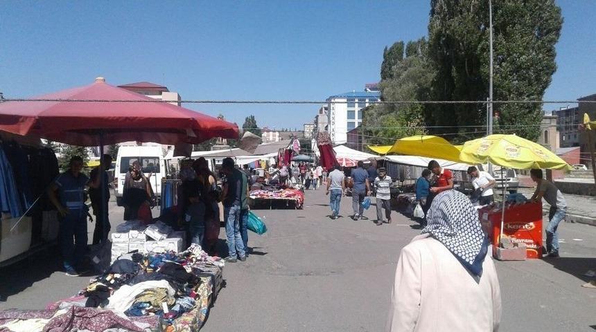 Kars&rsquo;ta Bayram Pazarı Kuruldu