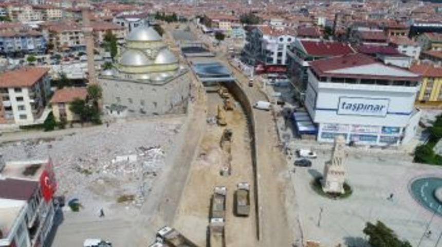 Büyükşehir’den 4 Cadde Kesişimine Köprülü Kavşak