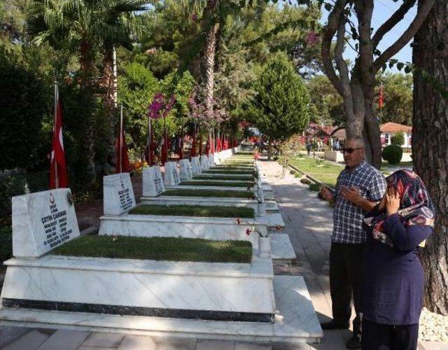 Mezarlıklarda Bayram Yoğunluğu