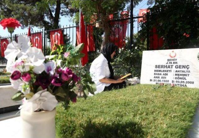 Mezarlıklarda Bayram Yoğunluğu