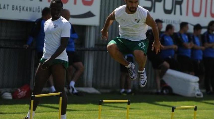 Bursaspor, Akhisar Belediyespor Hazırlıklarını S&uuml;rd&uuml;r&uuml;yor