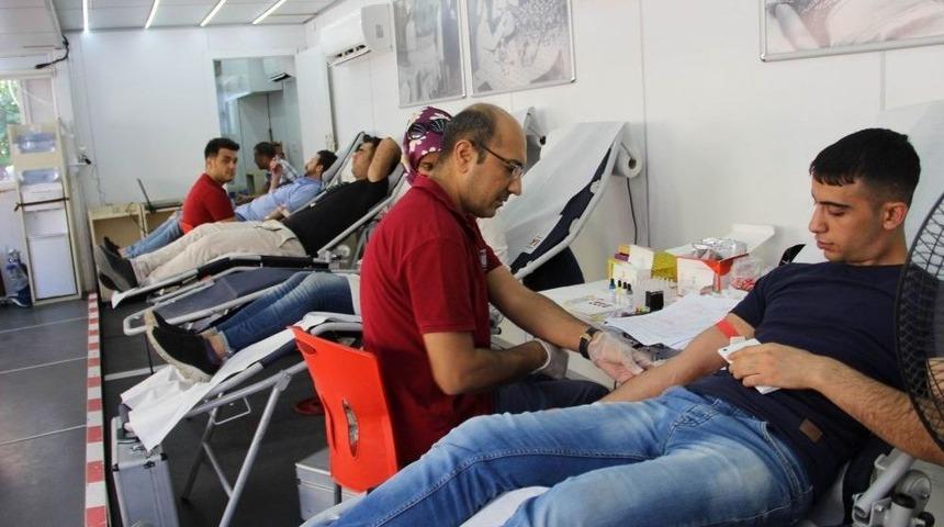 Kızılay&rsquo;dan Diyarbakırlılara Kan Bağışı &Ccedil;ağrısı