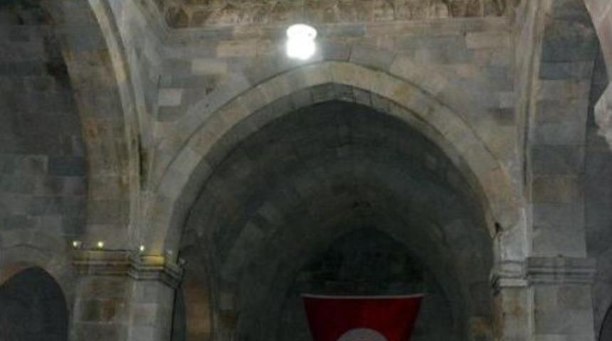 Başbakan Yardımcısı Akdağ, Medresede Bayramlaşmaya Katıldı