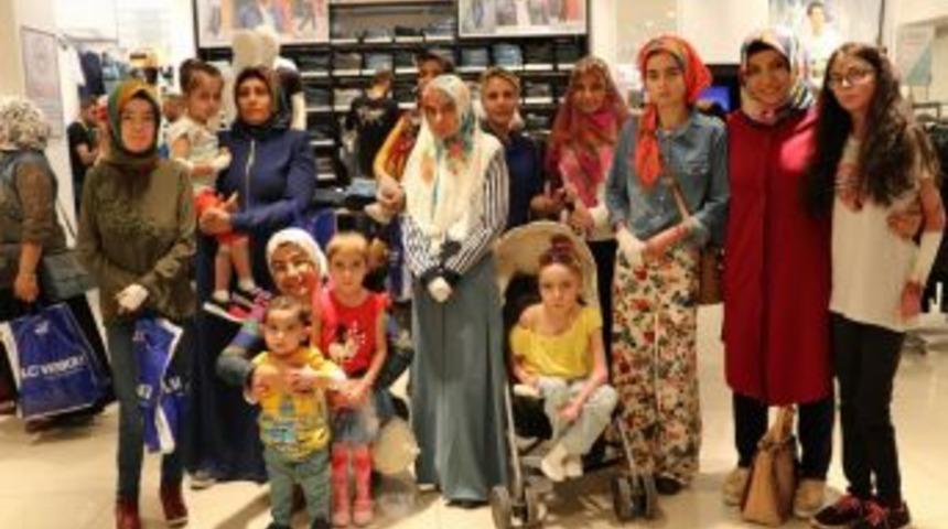 Kelebek &Ccedil;ocuklara Bayram Hediyesi