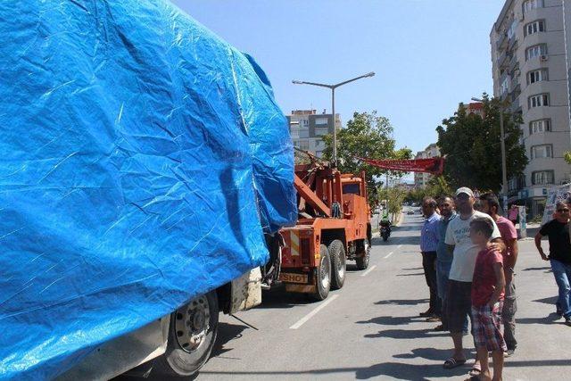 İzmir’deki Patlamanın Hedefi Olan Otobüs Kaldırıldı