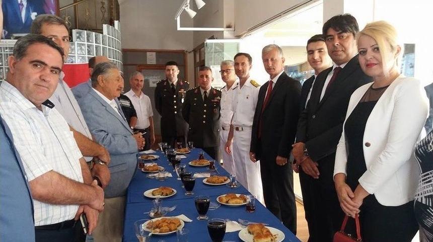 Fo&ccedil;a&rsquo;da Protokol &Uuml;yeleri Birbiriyle Bayramlaştı