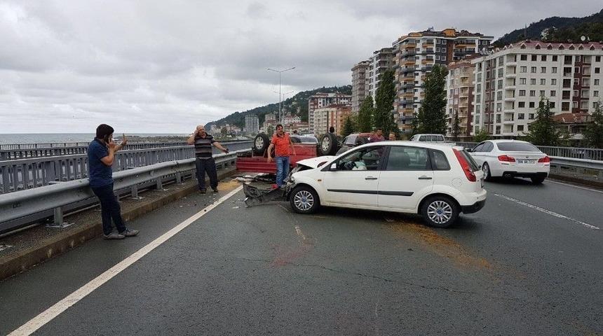 &Ccedil;ayeli&rsquo;nde Trafik Kazası: 2 Yaralı