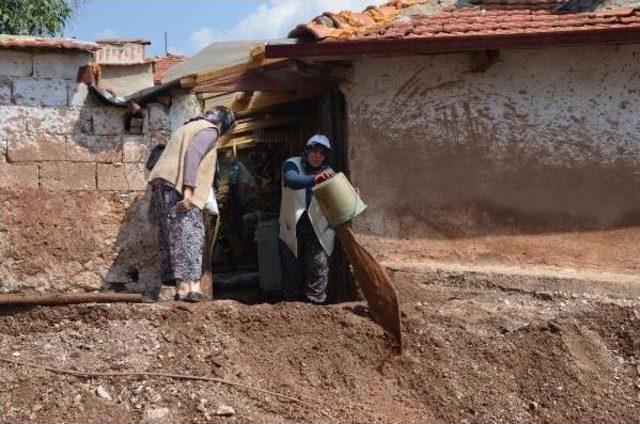 Serinhisar'daki Sel Hasarı Gün Ağırınca Ortaya Çıktı