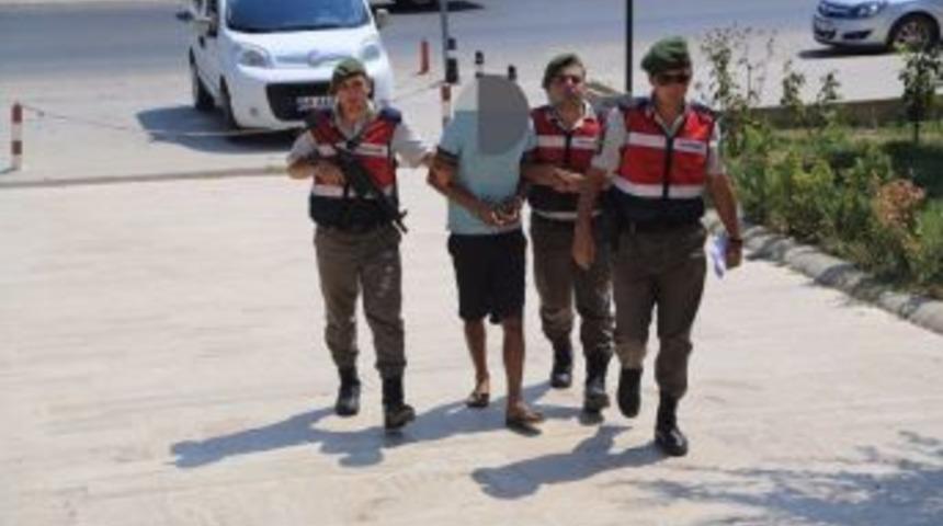 Ayakkabısından Uyuşturucu &Ccedil;ıktı