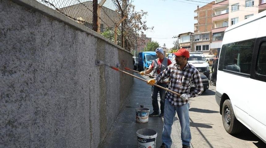 Diyarbakır B&uuml;y&uuml;kşehir Belediyesi G&ouml;r&uuml;nt&uuml; Kirliliğini Ortadan Kaldırıyor
