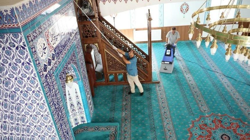 Yunusemre&rsquo;de Camiler Bayrama Hazır