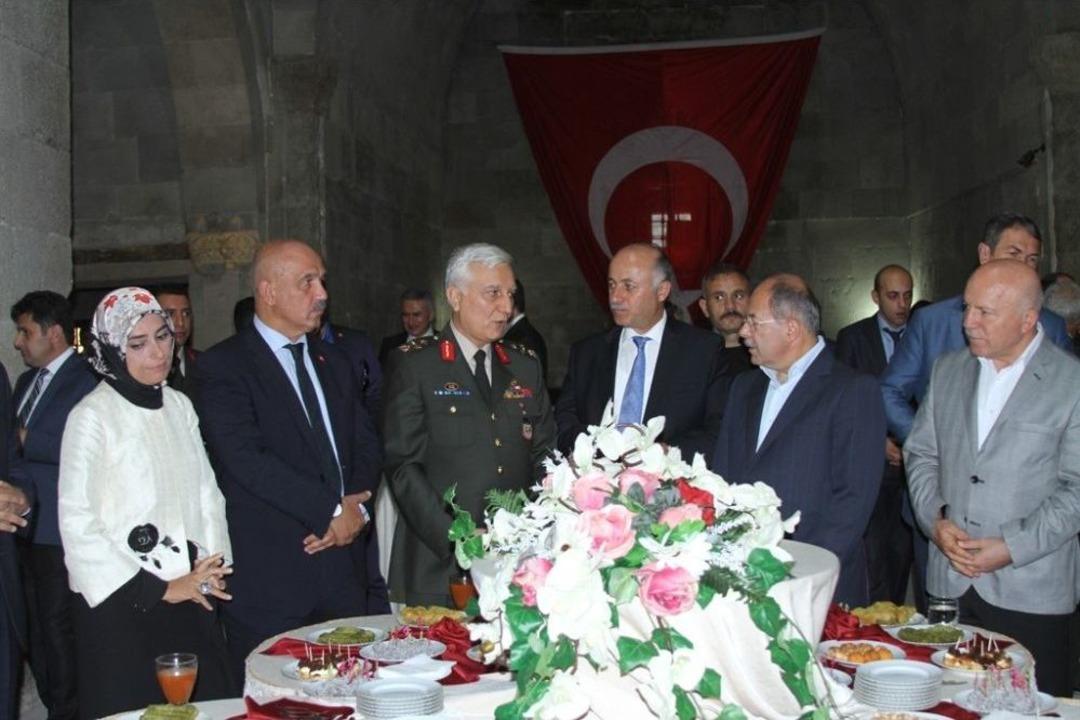 Tarihi Mekanda Bayramlaşma