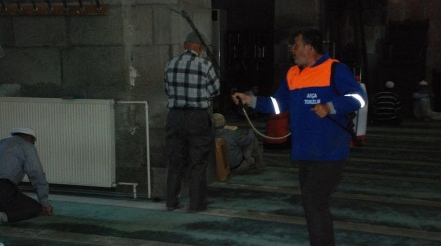 Camiler Bayram Namazına Hazır