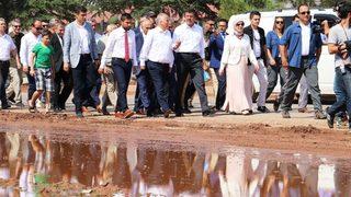 Ekonomi Bakanı Zeybekci Afet Bölgesinde