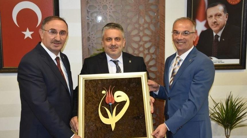 Salman&rsquo;ın Yoğun Mesaisi S&uuml;r&uuml;yor