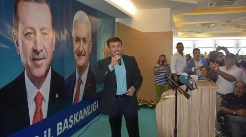Ak Parti İzmir İl &Ouml;rg&uuml;t&uuml;'nde Bayramlaşma Buluşması
