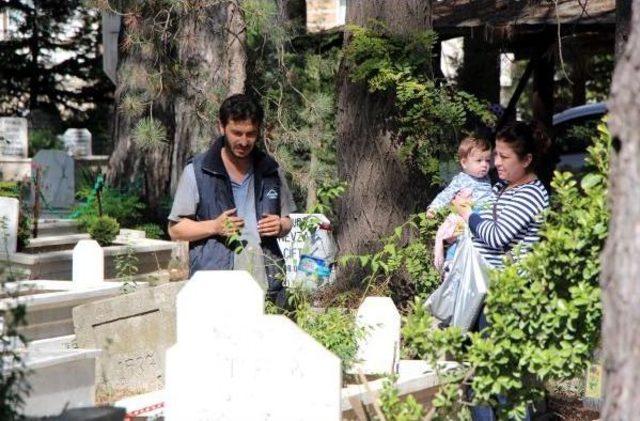 Bolu da Arife G&uuml;n&uuml; Mezarlıklar Doldu 1