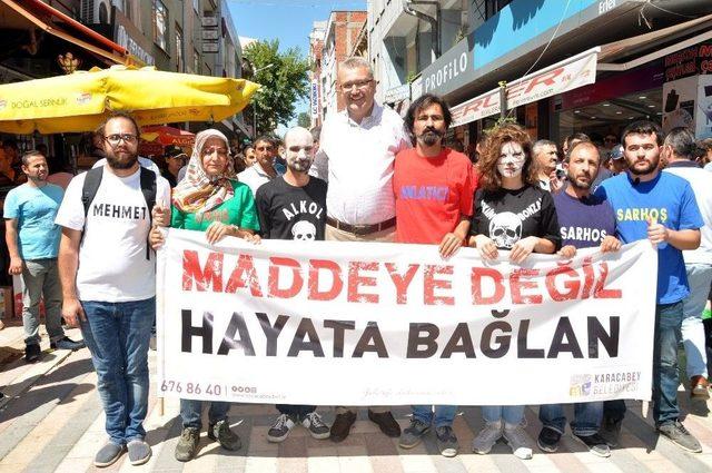 Maddeye Değil Hayata Bağlan