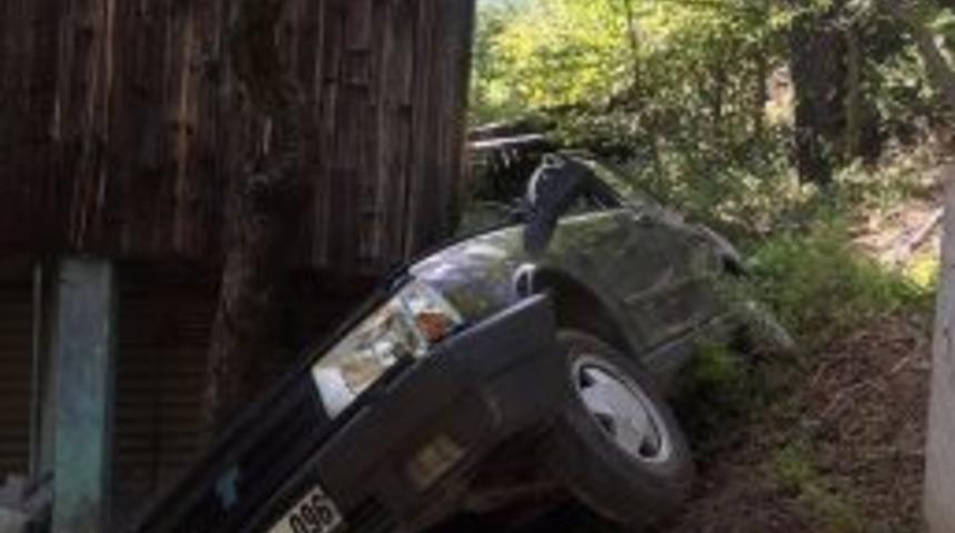 Karab&uuml;k&rsquo;te Trafik Kazası: 4 Yaralı