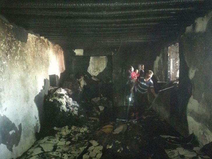 Kırsal Mahallede Yanan Ev Küle Döndü G1