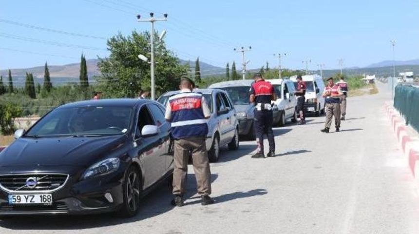 Jandarmadan Drone Ve K&ouml;pekli Yol Denetimi