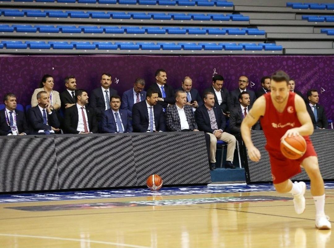 Cumhurbaşkanı Erdoğan, 12 Dev Adam&rsquo;ı Ziyaret Etti