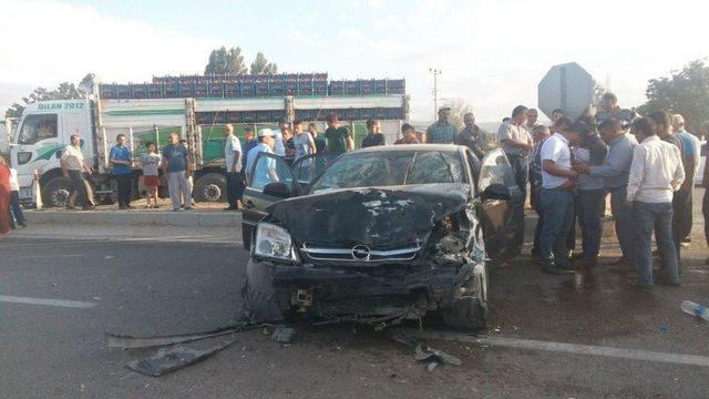 Konya’da İki Otomobil Çarpıştı: 8 Yaralı